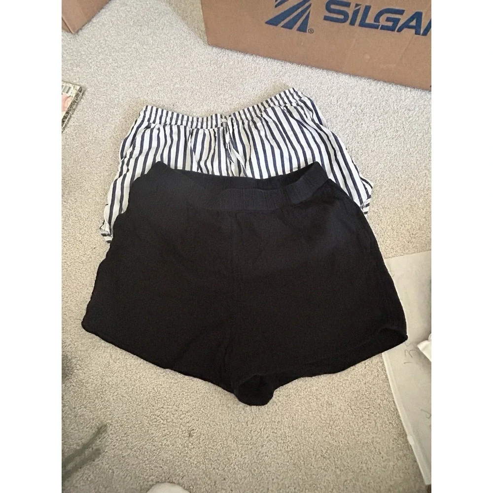 3 Pair Of Universal threads Women's Shorts Size Medium